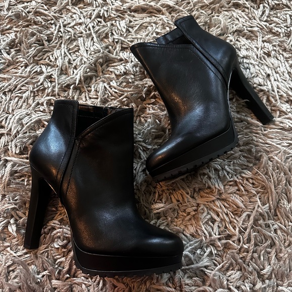 Gianni Bini Shoes - $160 Gianni Bini Elegant Black Ankle Boots Sz 10
